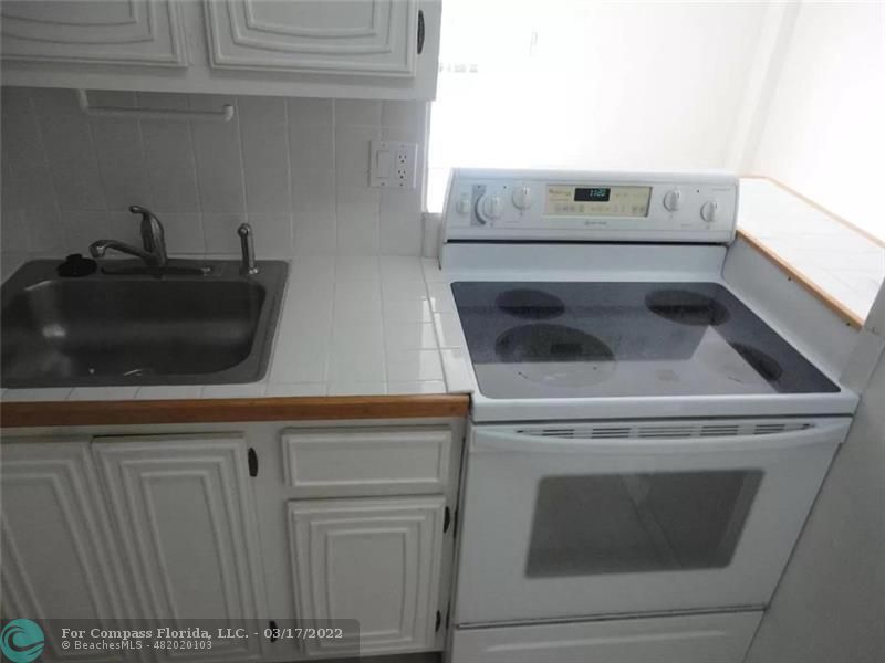 1777 Southeast 15th Street, Unit 312 Fort Lauderdale, FL 33316 - Photo 4 of 17