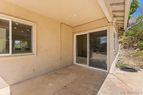 $800,000 | 2557 Live Oak Park Road, Fallbrook, CA 92028