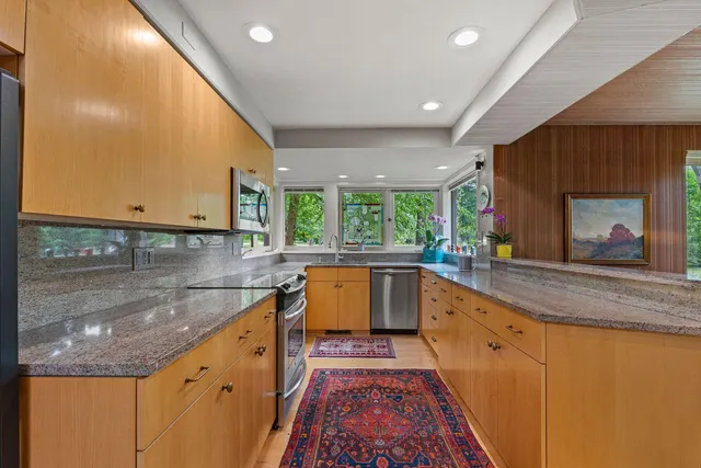 $687,500 | 2536 Green Haze Avenue, Mount Pleasant, WI 53406