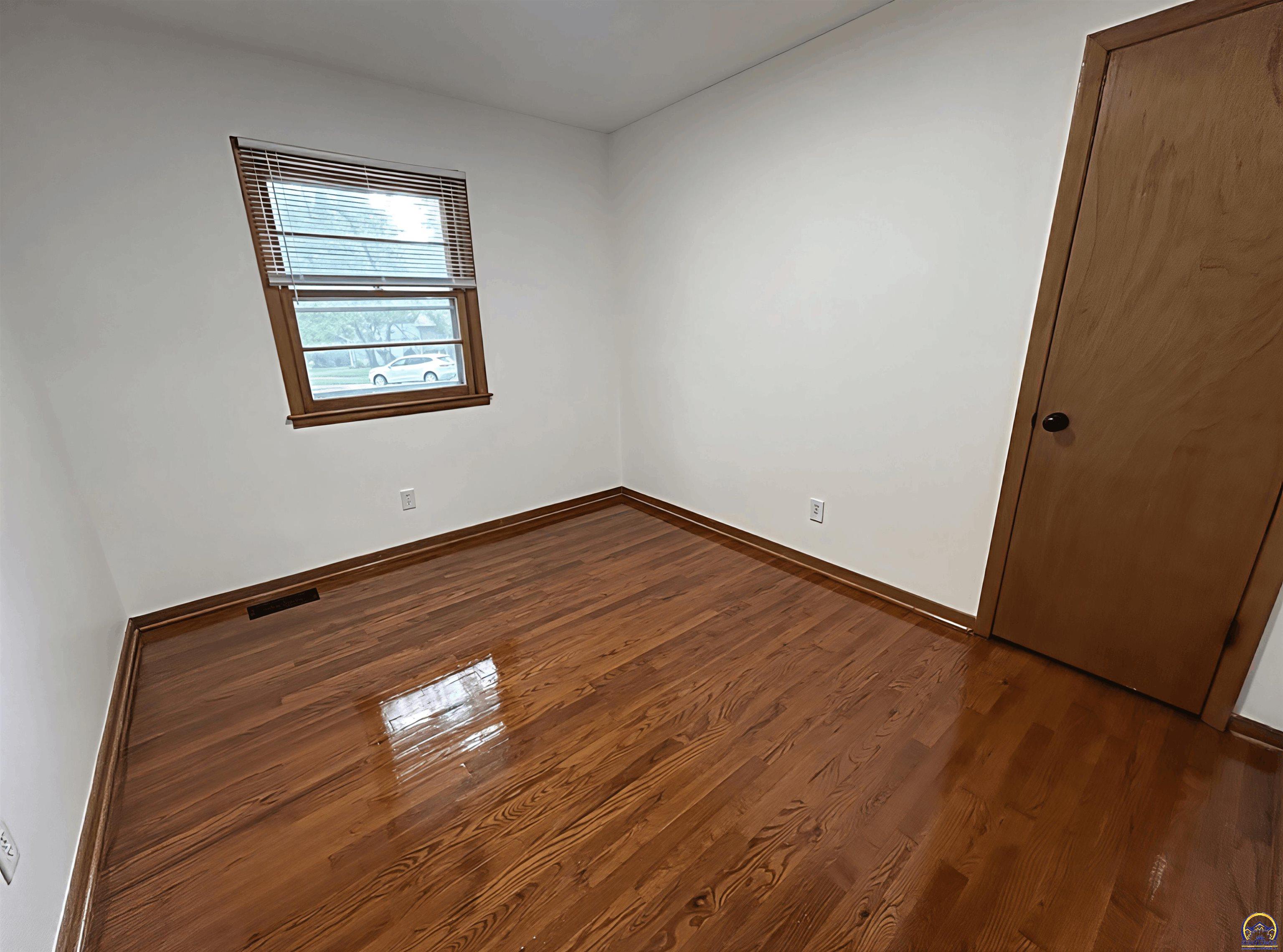 2562 Southwest Kent Street Topeka, KS 66614 - Photo 12 of 18