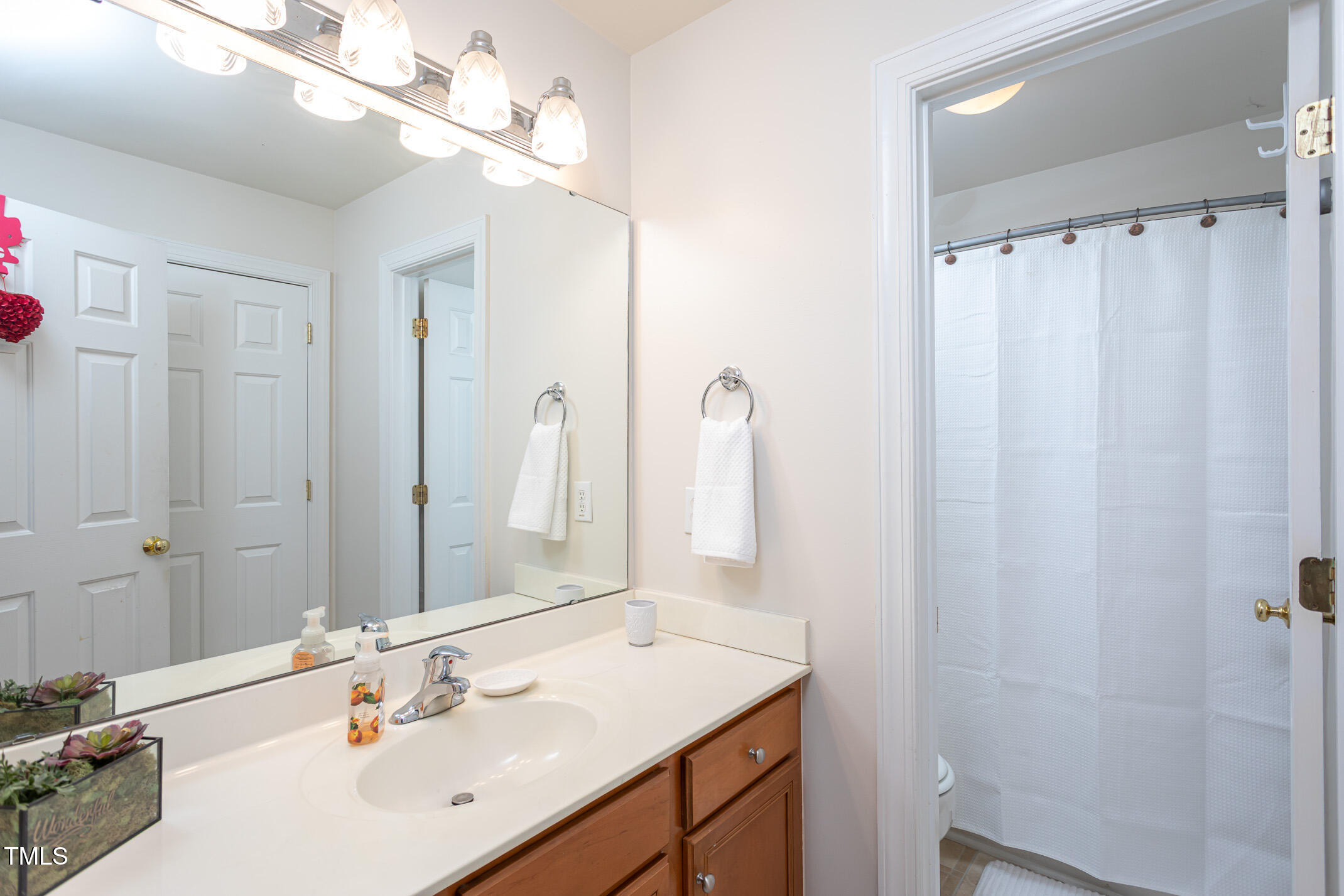 6121 Tiffield Way Wake Forest, NC 27587 - Photo 24 of 50 Bathroom