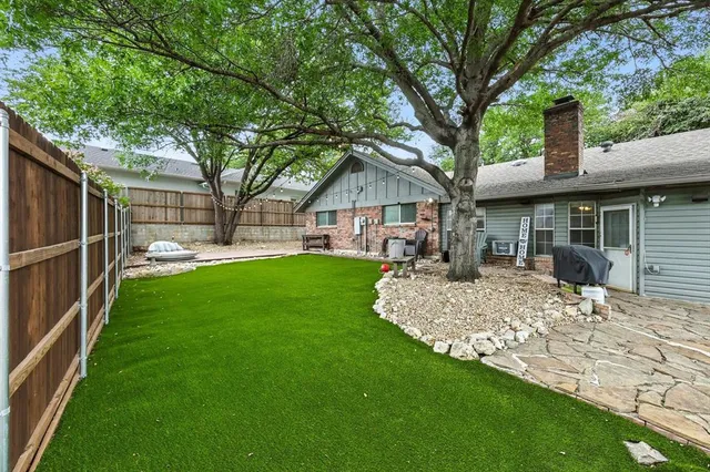 $449,900 | 4801 Willow Run Court, Fort Worth, TX 76132