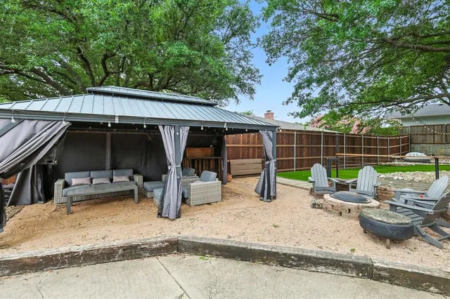 $449,900 | 4801 Willow Run Court, Fort Worth, TX 76132