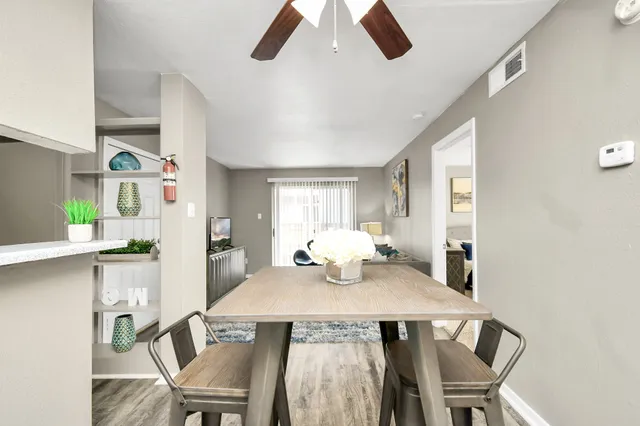 $778 | 12211 Fondren Road, Unit 206, Houston, TX 77035