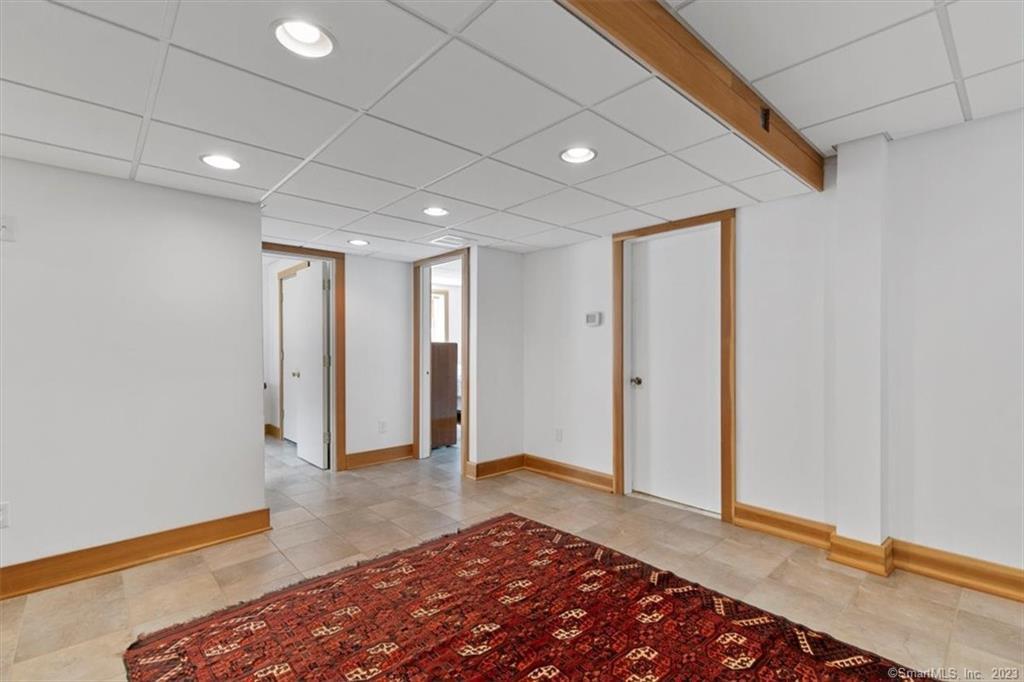 128 Tuttles Point Road Guilford, CT 06437 - Photo 15 of 30