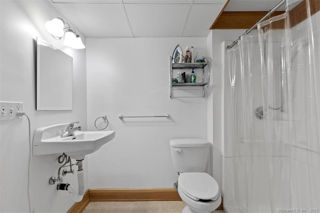 128 Tuttles Point Road Guilford, CT 06437 - Photo 18 of 30