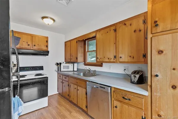 $4,500 | 128 Tuttles Point Road, Guilford, CT 06437