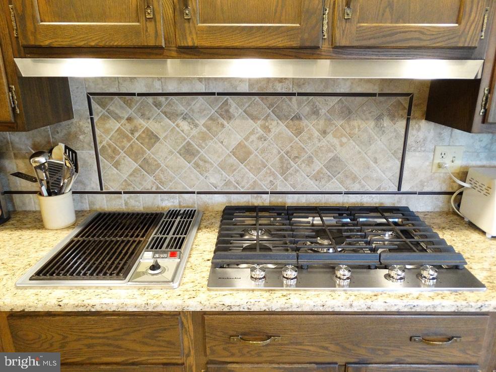 925 Skyline Avenue Lititz, PA 17543 - Photo 13 of 44 Gallery Image 13