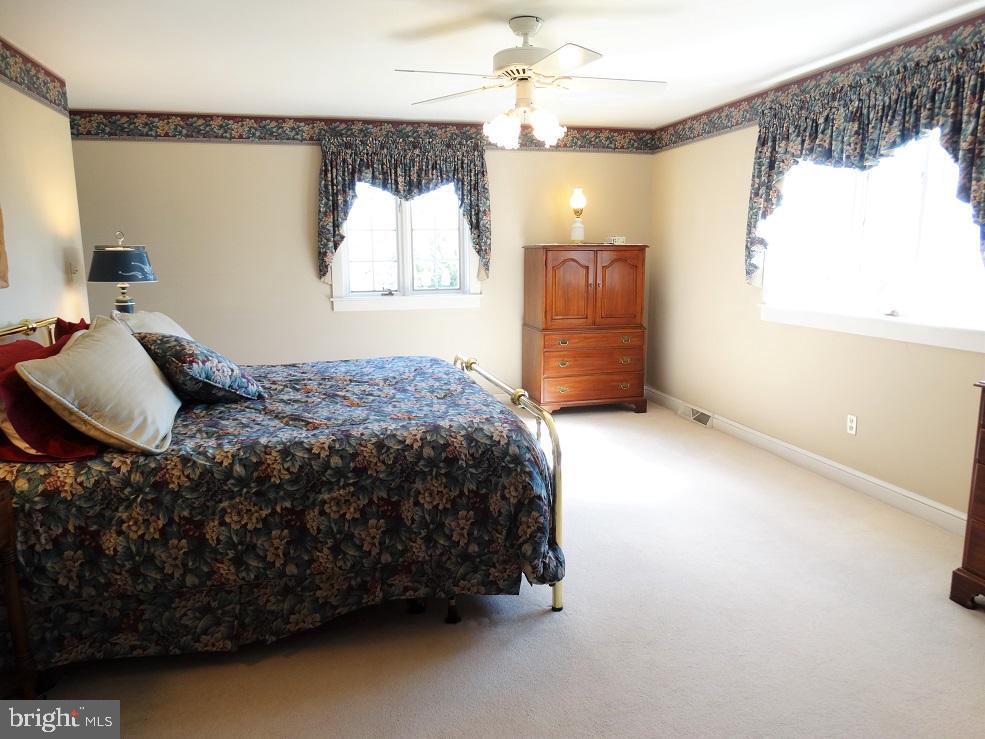 925 Skyline Avenue Lititz, PA 17543 - Photo 27 of 44 Gallery Image 27