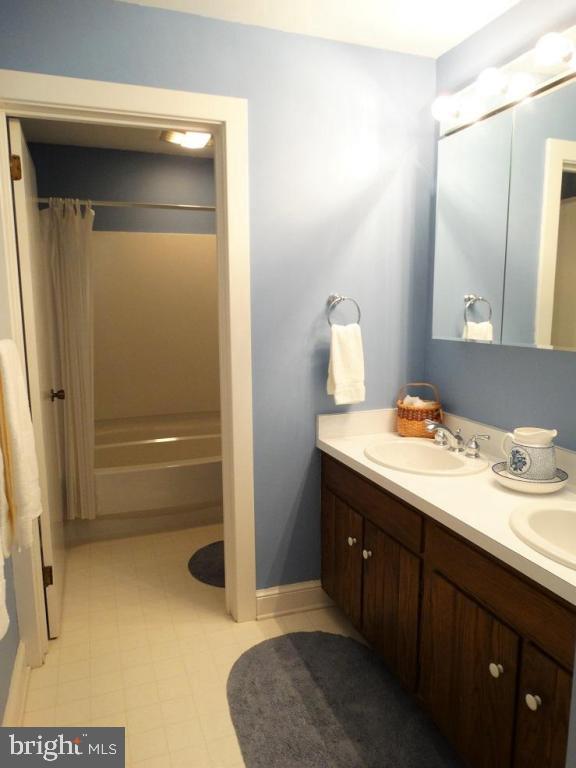 925 Skyline Avenue Lititz, PA 17543 - Photo 33 of 44 Gallery Image 33