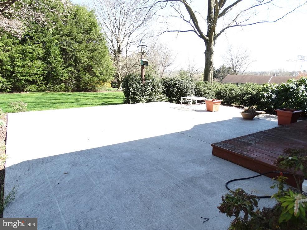 925 Skyline Avenue Lititz, PA 17543 - Photo 36 of 44 Gallery Image 36