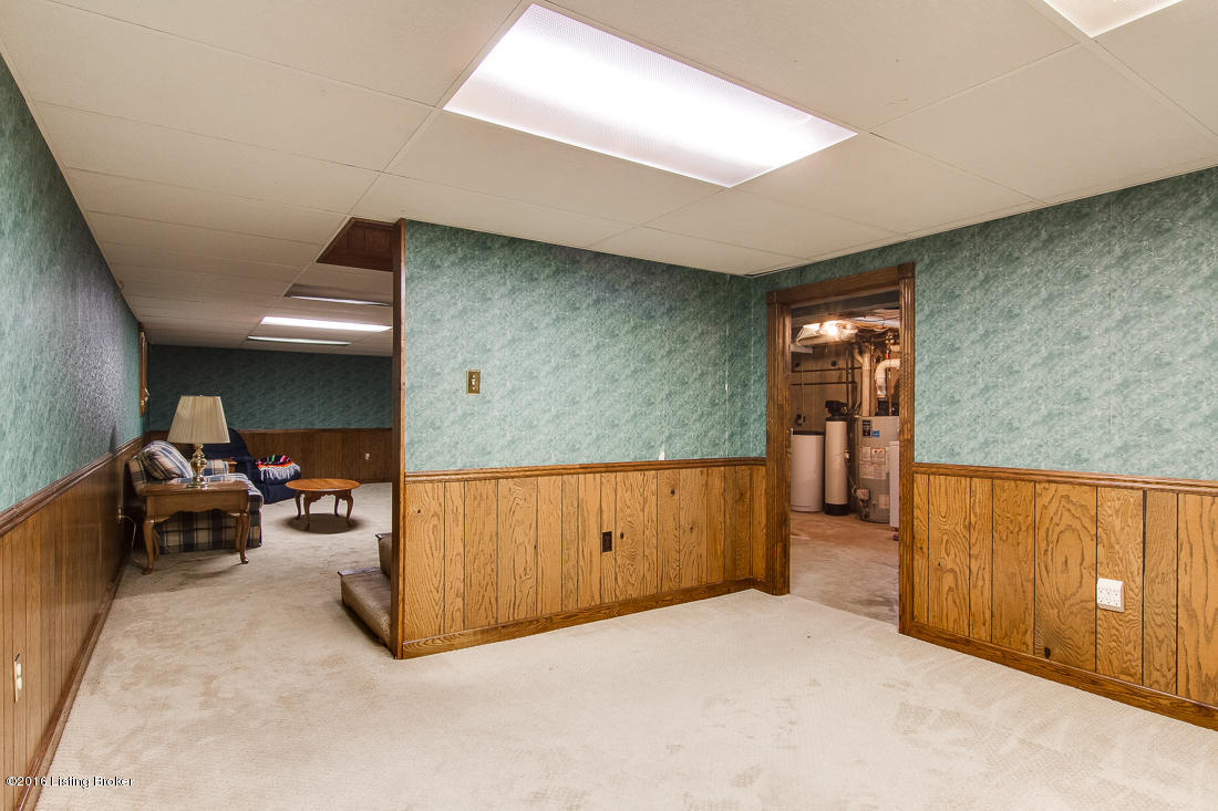 806 Moser Road Louisville, KY 40223 - Photo 28 of 34 806 Moser Rd-30