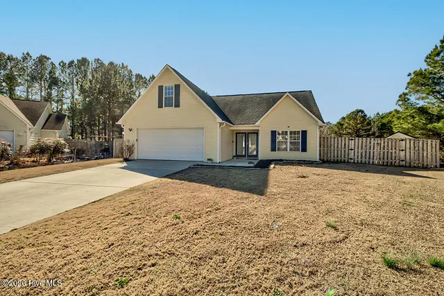 $310,000 | 215 Woodbine Terrace, Burgaw, NC 28425
