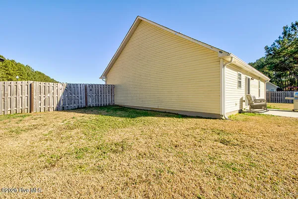 $300,000 | 215 Woodbine Terrace, Burgaw, NC 28425