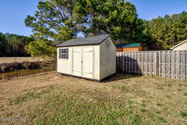 $300,000 | 215 Woodbine Terrace, Burgaw, NC 28425