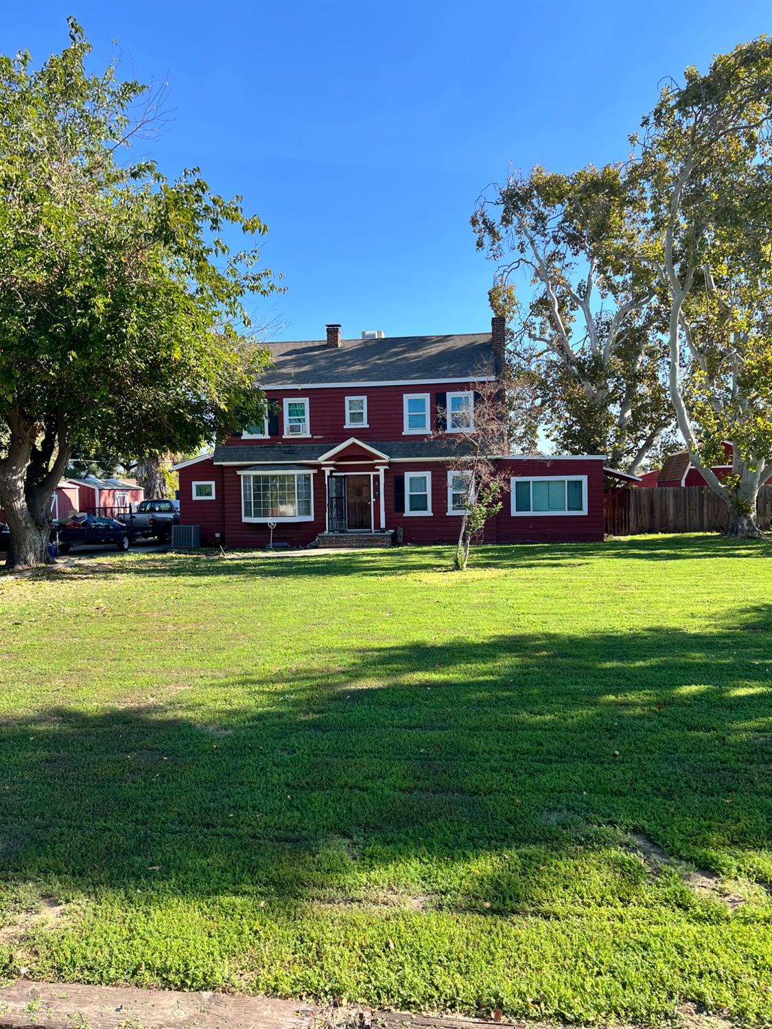 a view of a house with a big yard