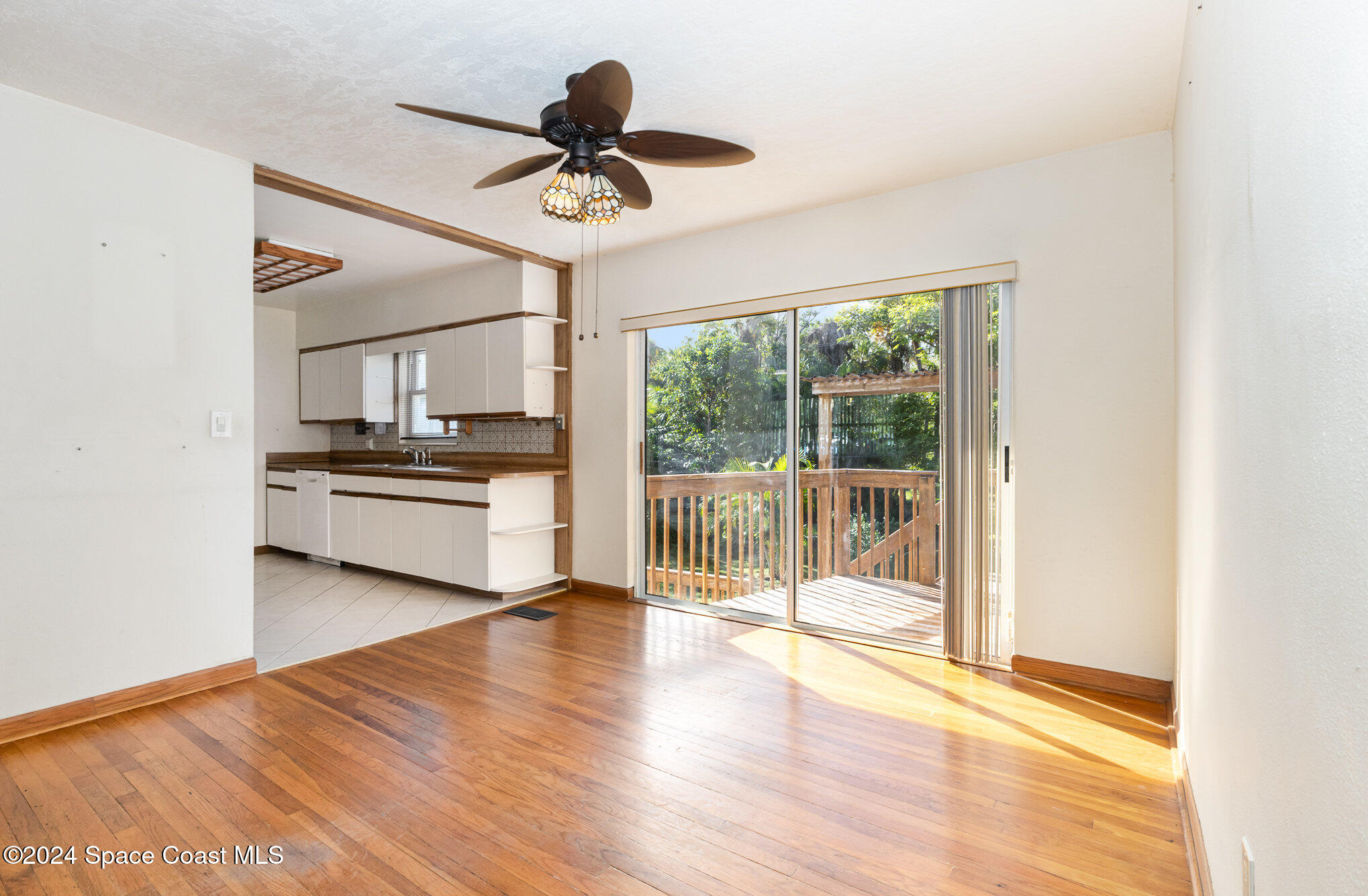 2502 South Ruffner Road Melbourne, FL 32901 - Photo 5 of 20 Ruffner LR Kitchen