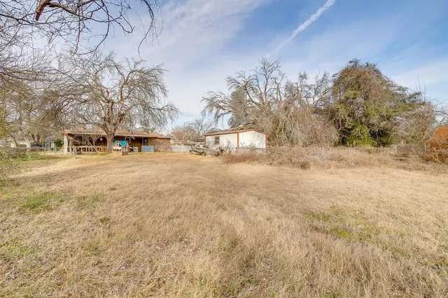 $130,000 | 116 Westline Road, Azle, TX 76020