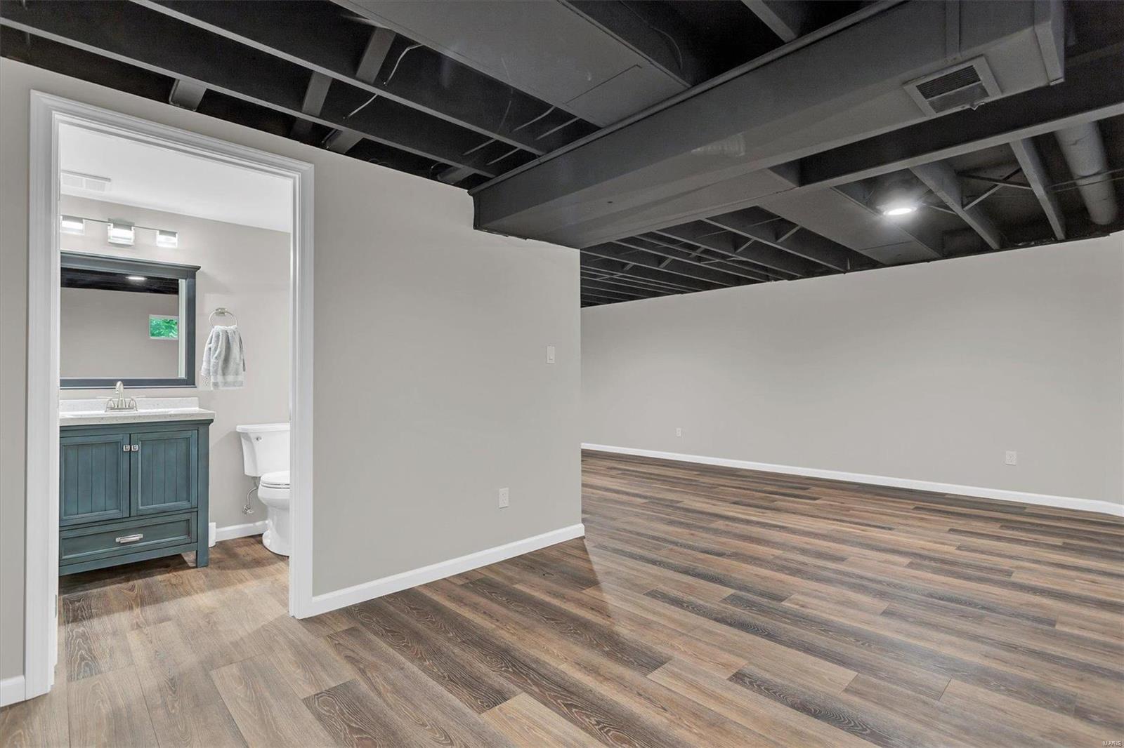 1532 Union Road St. Louis, MO 63125 - Photo 8 of 35 Gallery Image 8