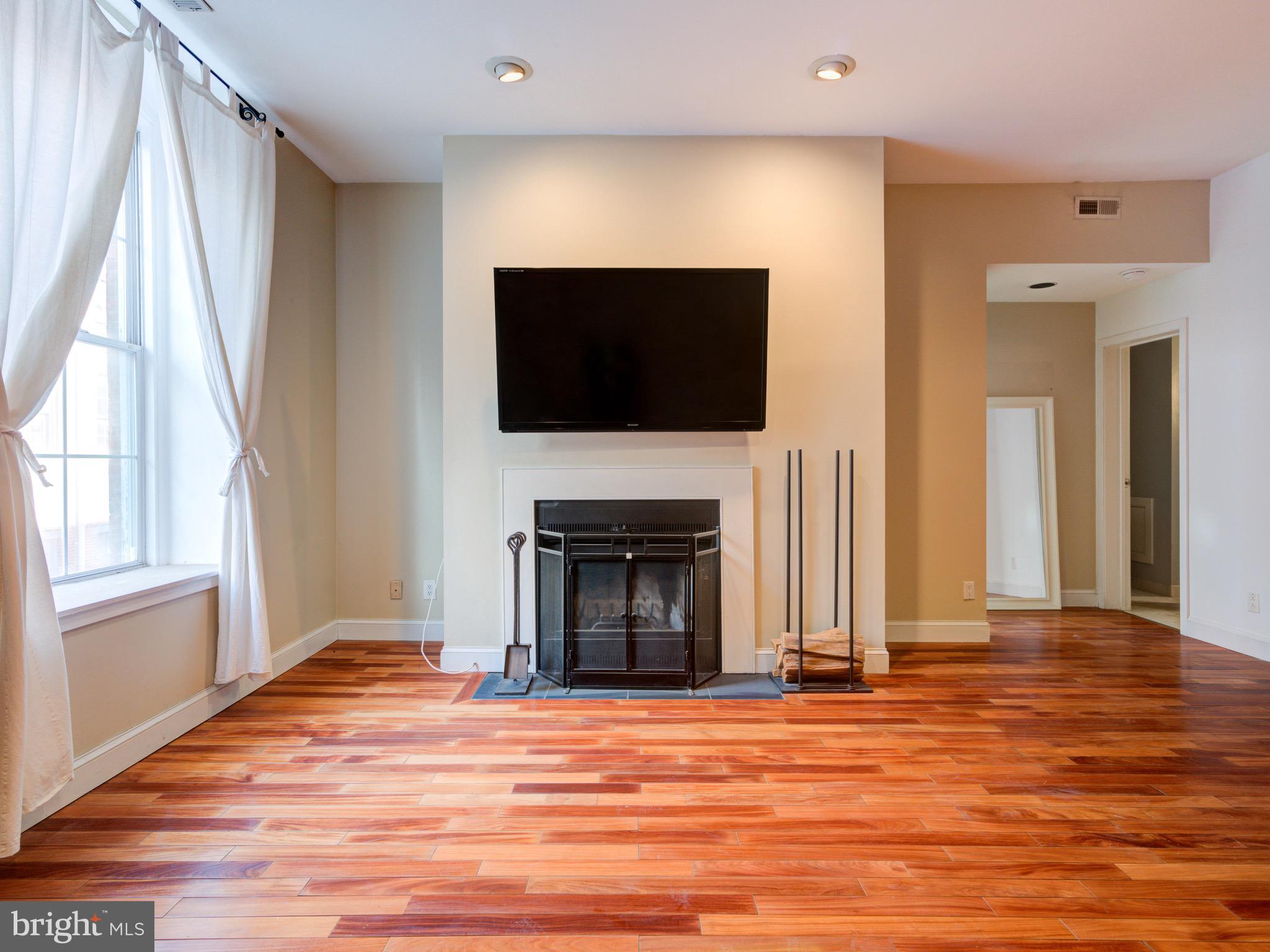 102 Church Street, Unit 301 Philadelphia, PA 19106 - Photo 12 of 29