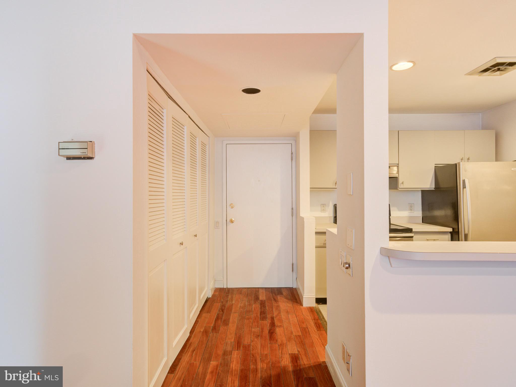 102 Church Street, Unit 301 Philadelphia, PA 19106 - Photo 15 of 29