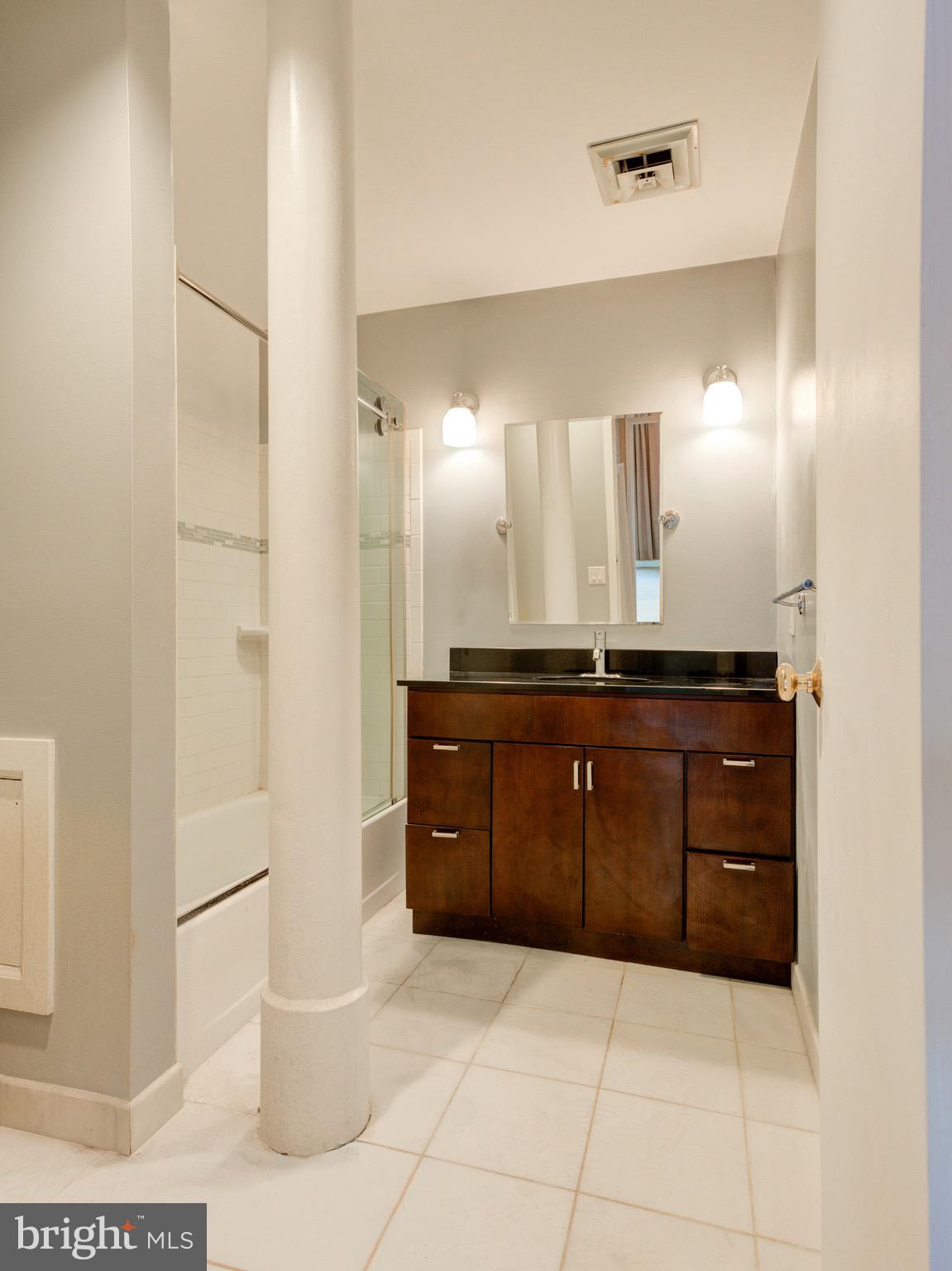 102 Church Street, Unit 301 Philadelphia, PA 19106 - Photo 17 of 29