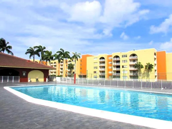 $1,850 | 7000 Northwest 186th Street, Unit 4316, Hialeah, FL 33015