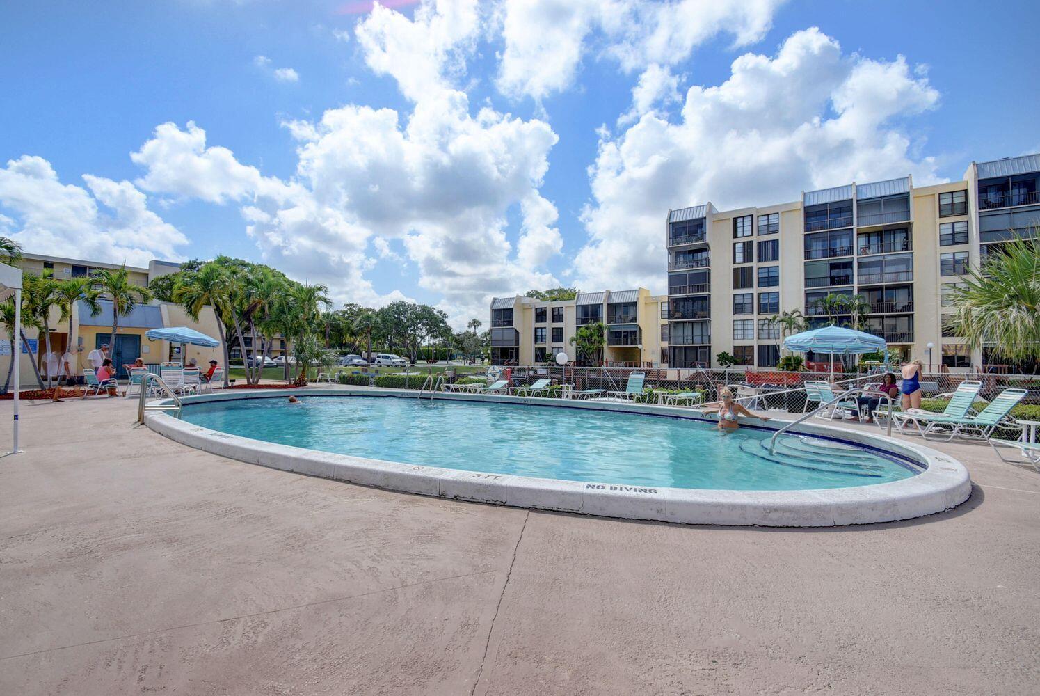 8 Royal Palm Way, Unit 3010 Boca Raton, FL 33432 - Photo 21 of 23 Pool