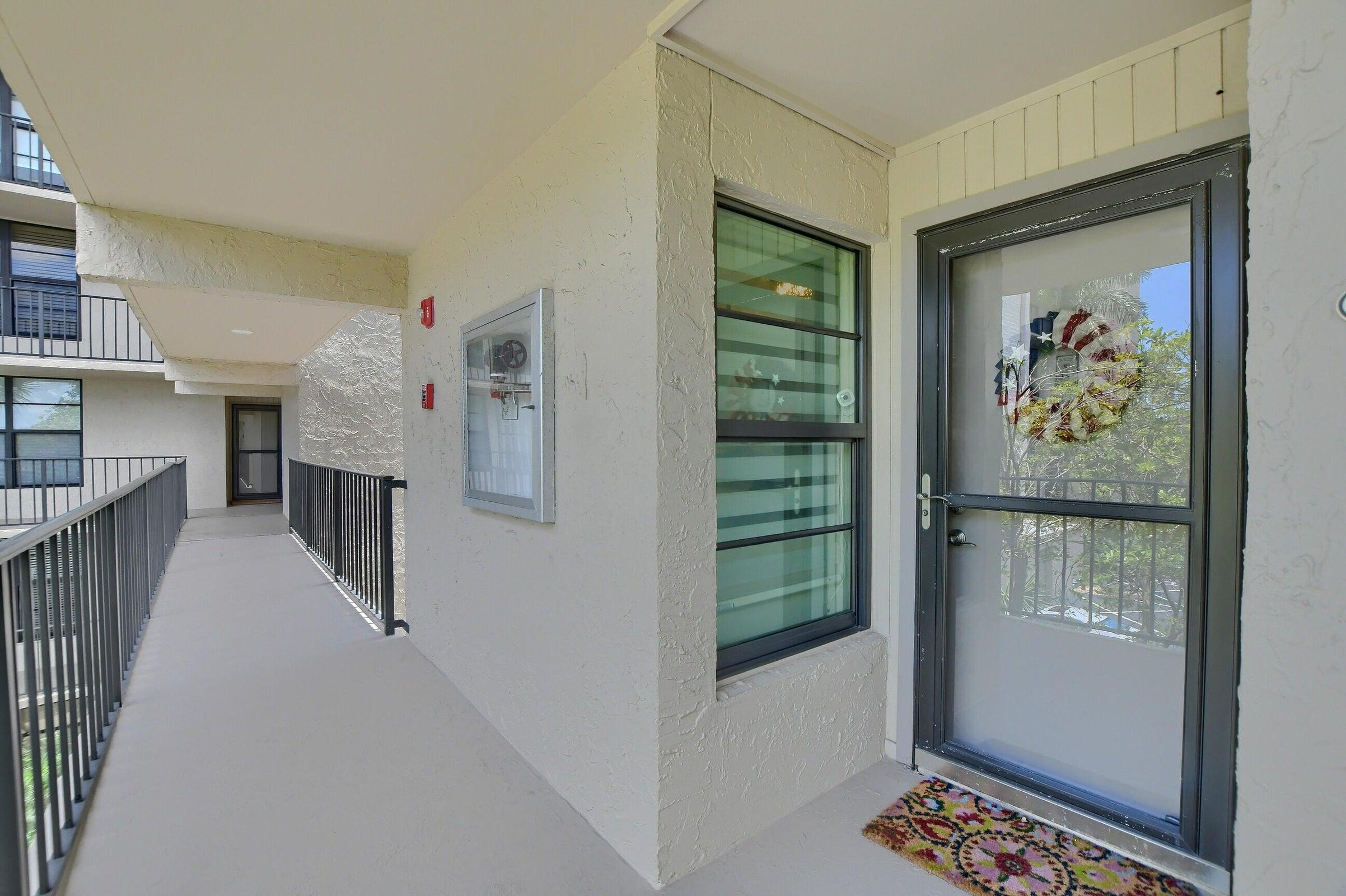 8 Royal Palm Way, Unit 3010 Boca Raton, FL 33432 - Photo 5 of 23 unit door