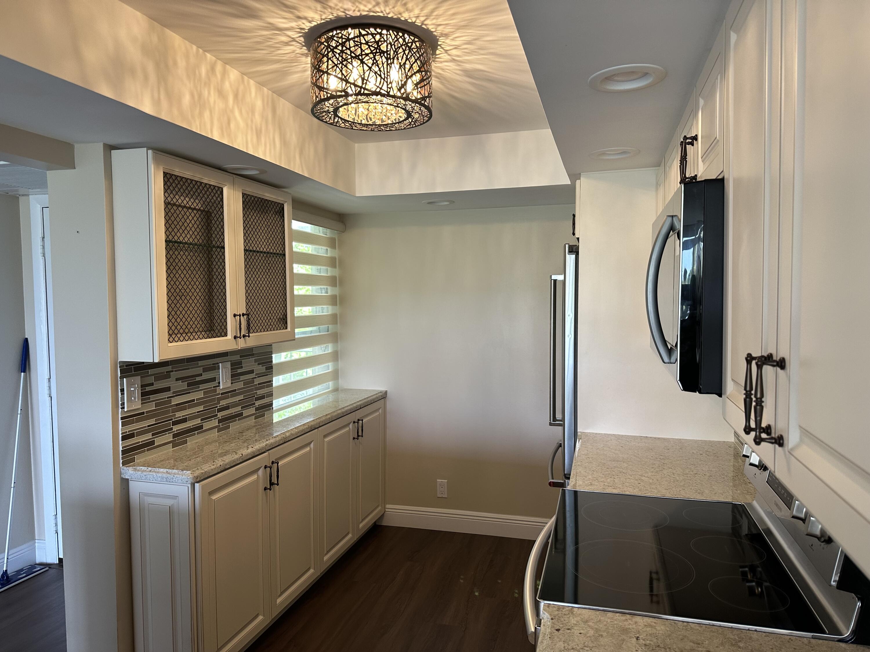 8 Royal Palm Way, Unit 3010 Boca Raton, FL 33432 - Photo 6 of 23 Custom built kitchen