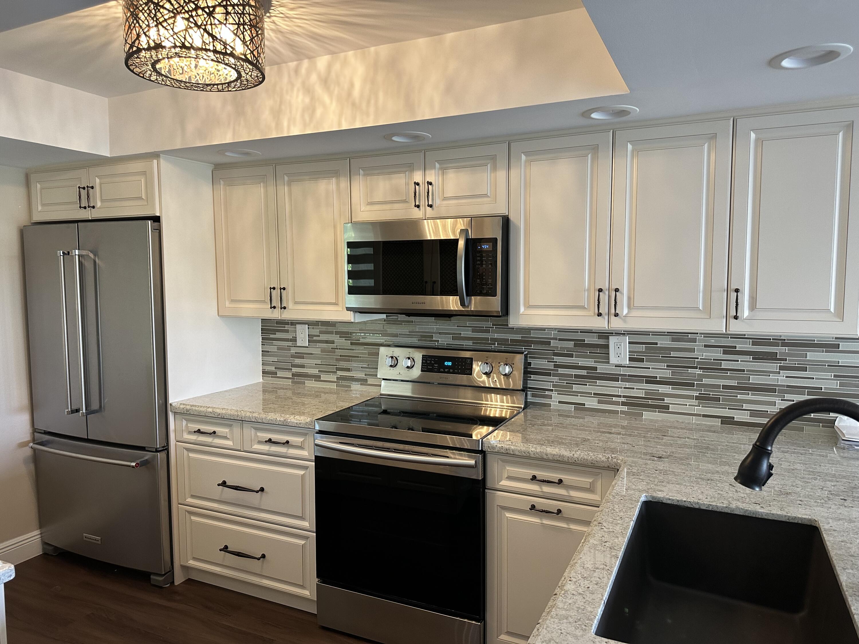 8 Royal Palm Way, Unit 3010 Boca Raton, FL 33432 - Photo 7 of 23 Custom built kitchen2