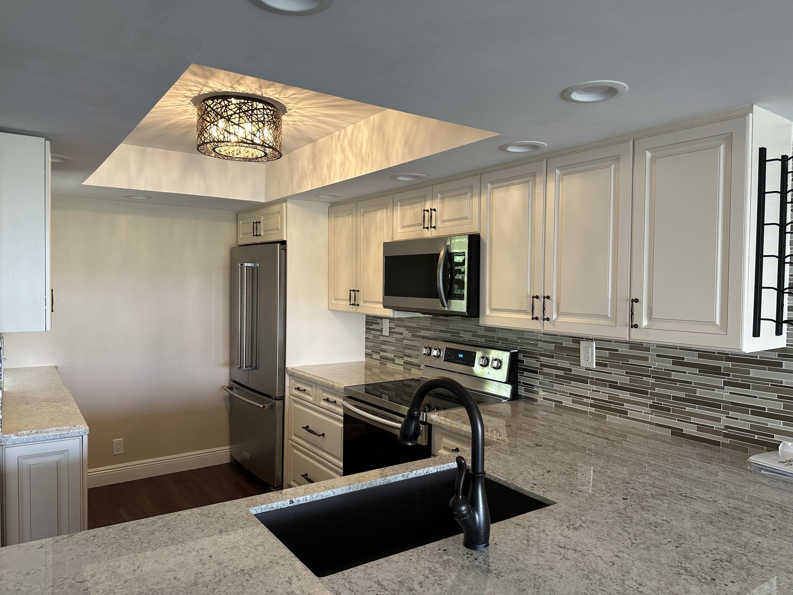 8 Royal Palm Way, Unit 3010 Boca Raton, FL 33432 - Photo 8 of 23 Custom built kitchen3