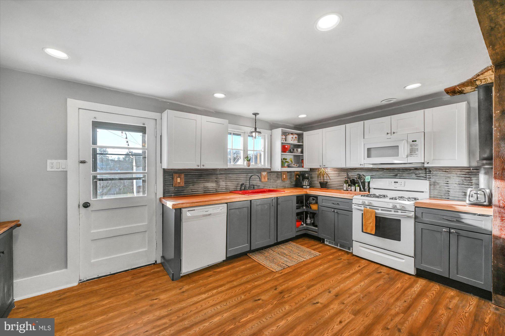 128 North Liberty Street Lititz, PA 17543 - Photo 9 of 27 Gallery Image 9