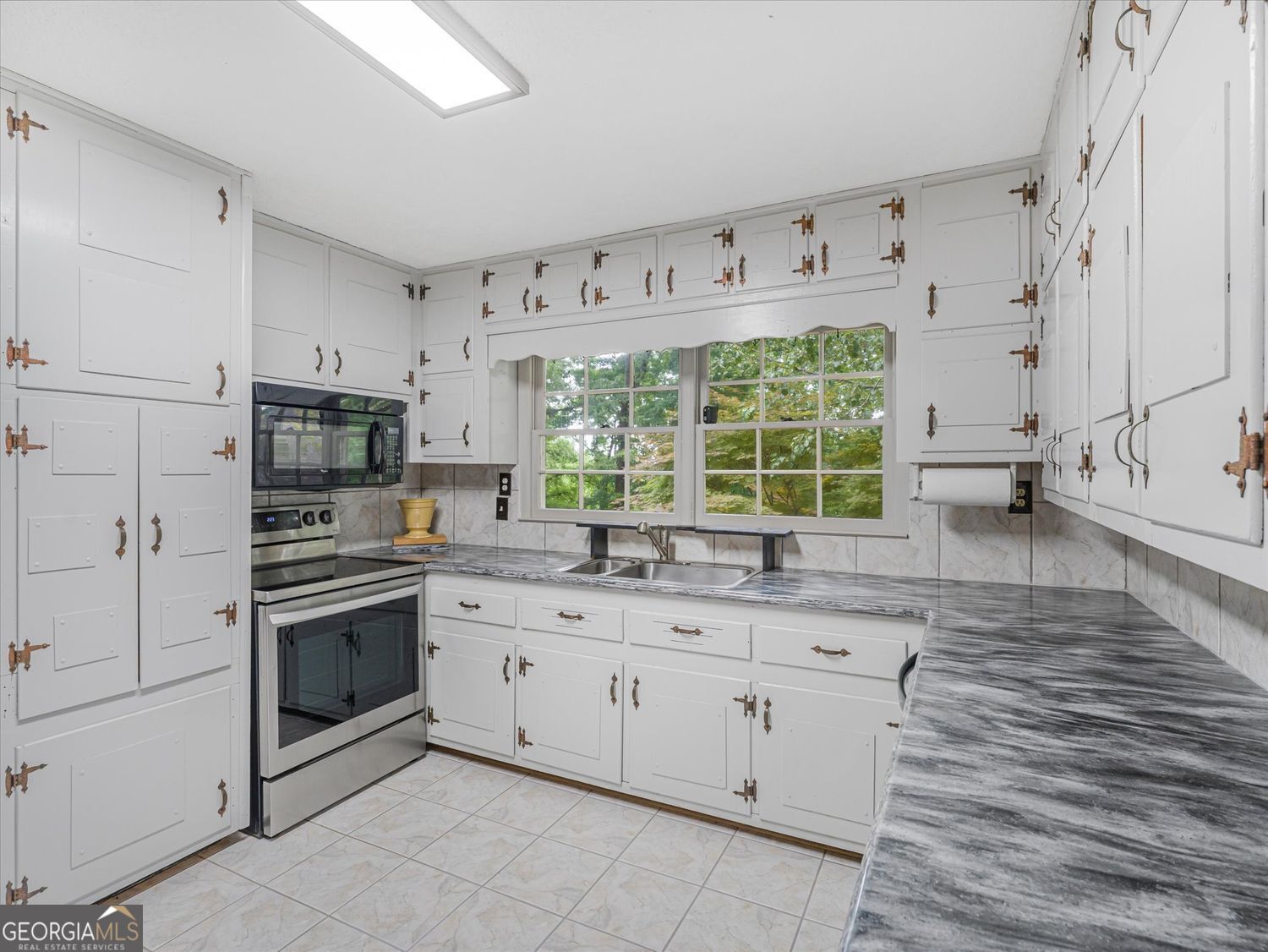 3946 Fraser Circle Gainesville, GA 30506 - Photo 14 of 41