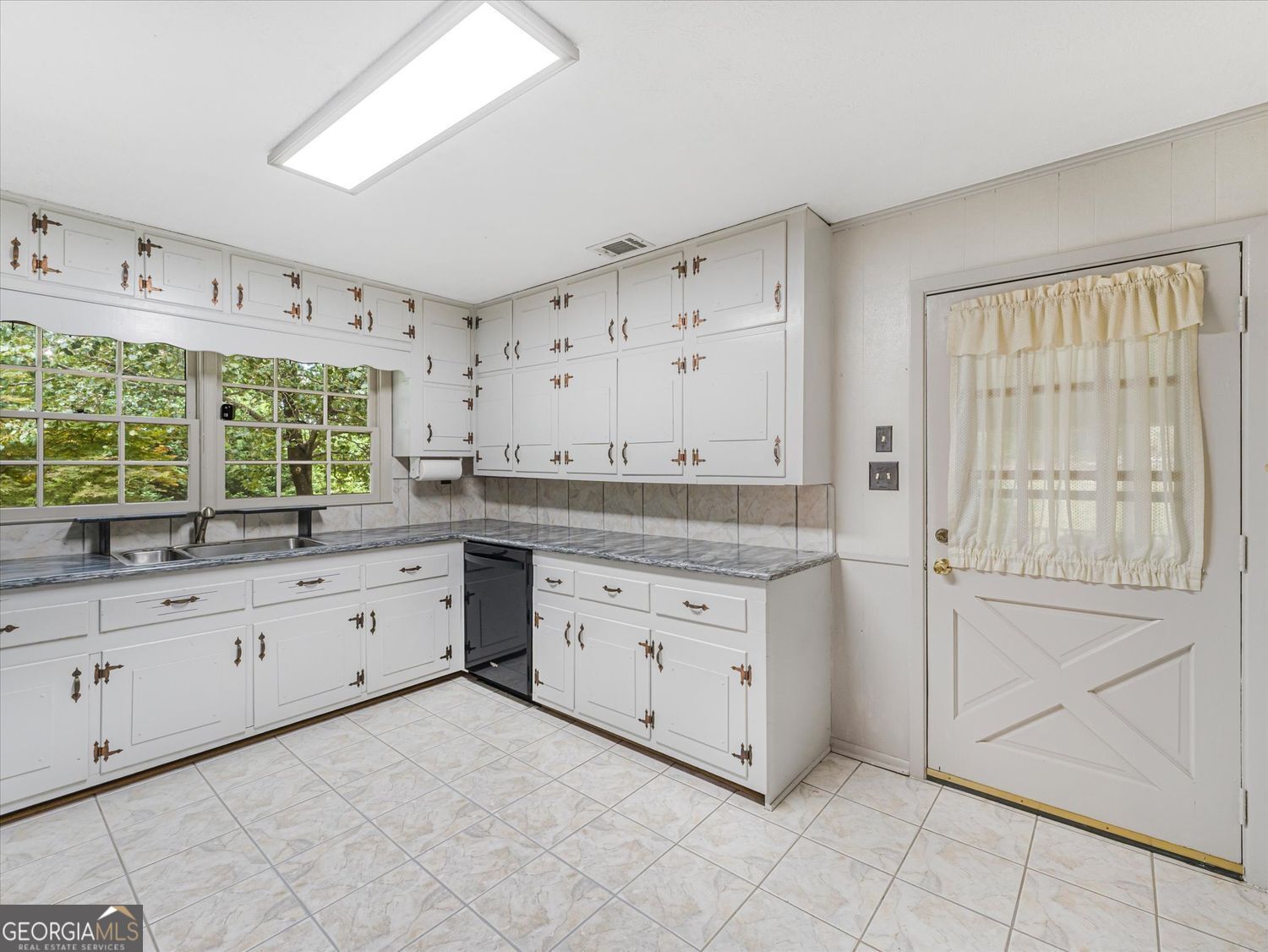 3946 Fraser Circle Gainesville, GA 30506 - Photo 15 of 41