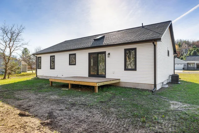 $398,500 | 20600 Rolling Hills Lane, Big Rapids, MI 49307