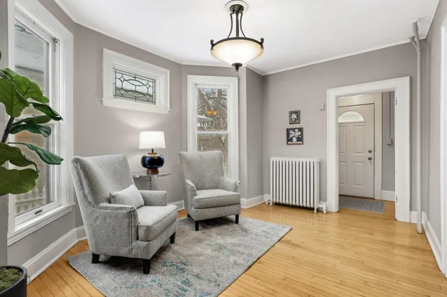 $375,000 | 511 West 22nd Street, Minneapolis, MN 55405