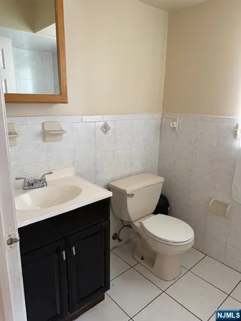 $2,700 | 41 3rd Street, Unit 2, Newark, NJ 07107