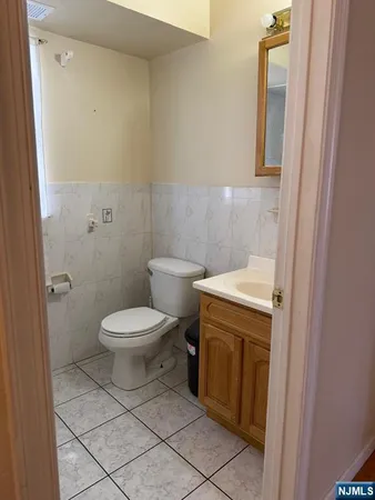 $2,700 | 41 3rd Street, Unit 2, Newark, NJ 07107