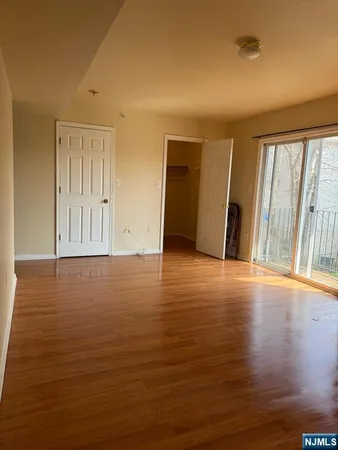 $2,700 | 41 3rd Street, Unit 2, Newark, NJ 07107