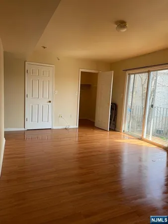 $2,700 | 41 3rd Street, Unit 2, Newark, NJ 07107