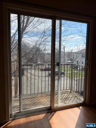 $2,700 | 41 3rd Street, Unit 2, Newark, NJ 07107