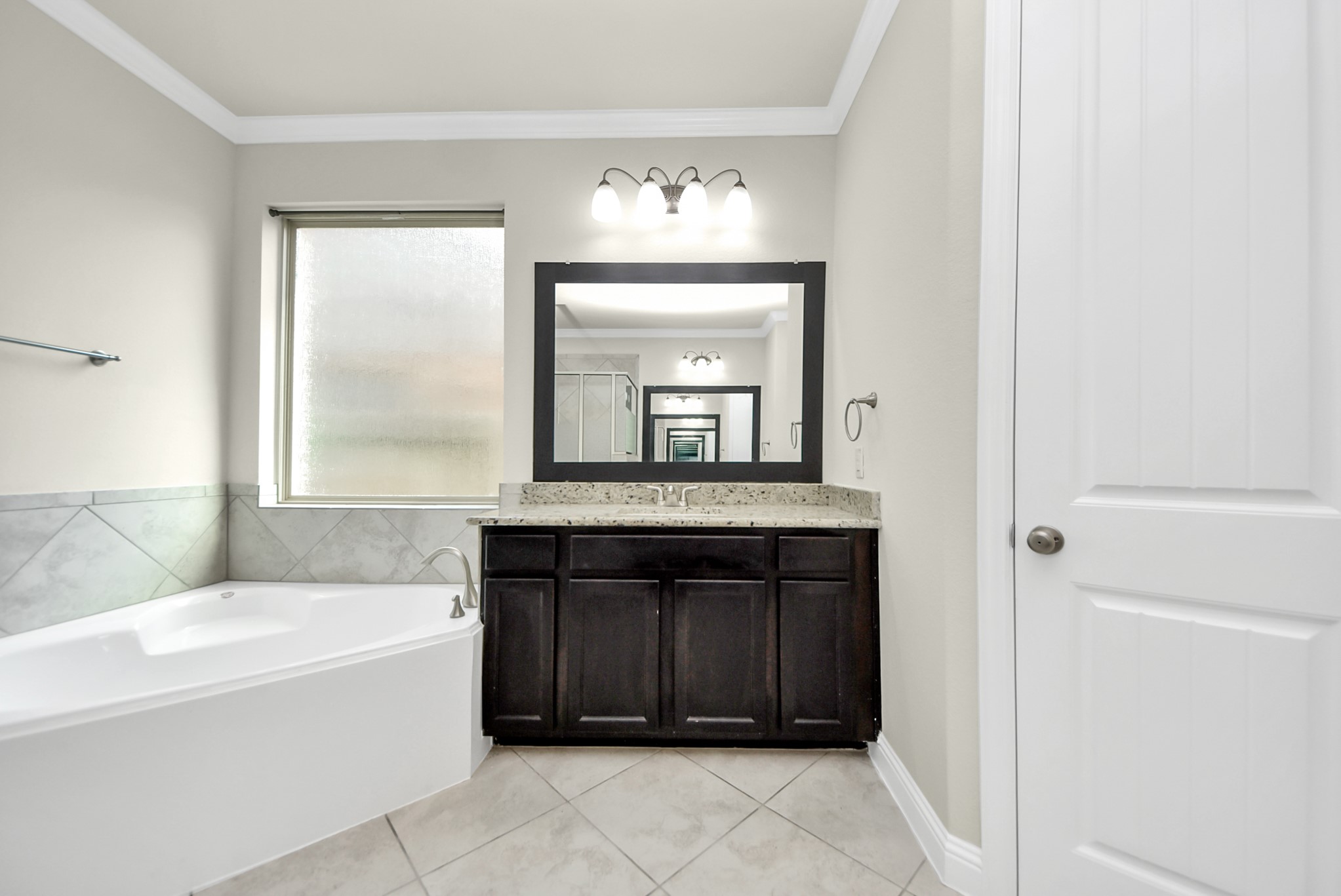 4836 Peppermill Ridge Lane Rosharon, TX 77583 - Photo 17 of 45 Primary Bath