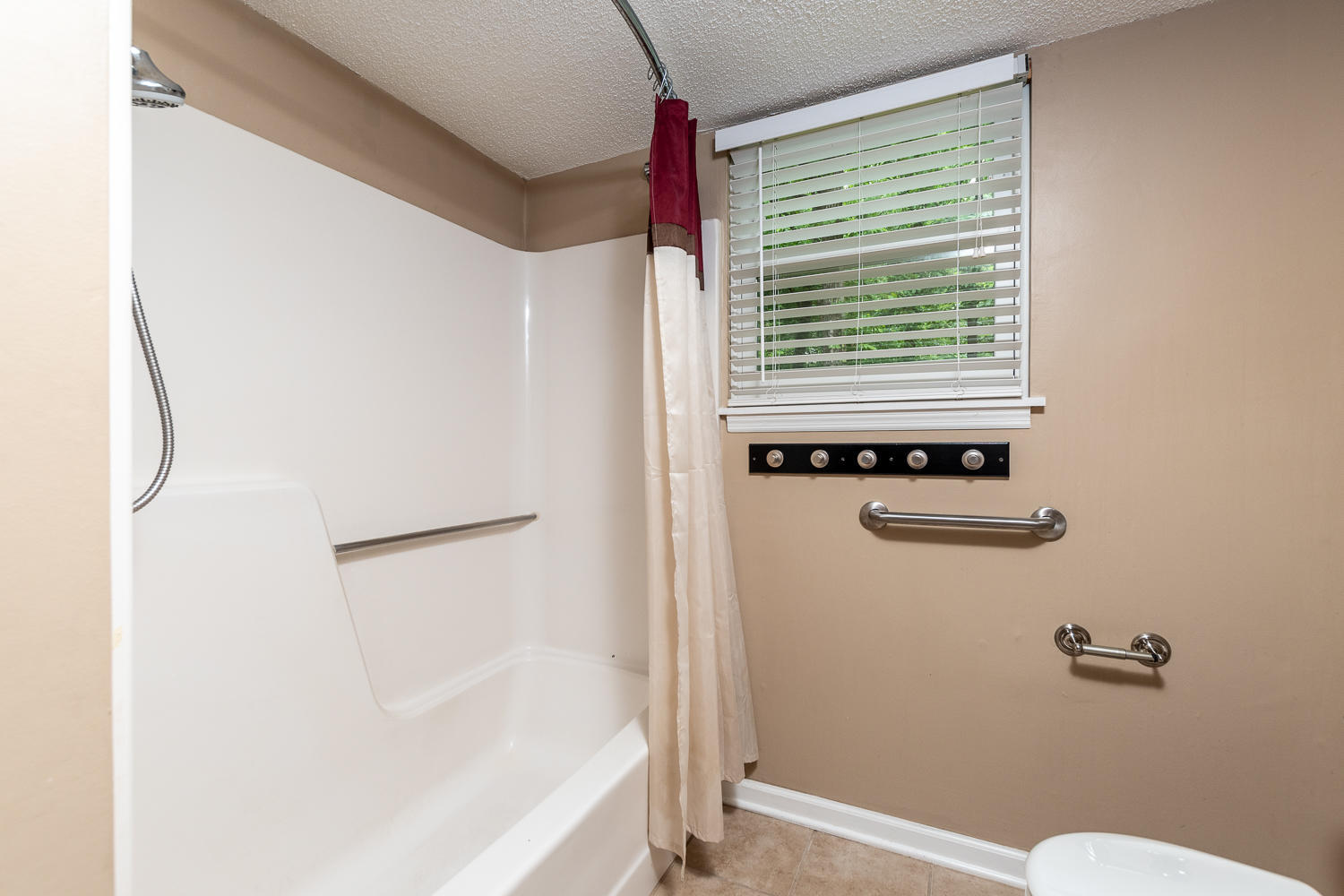 1721 Little Ridge Road Hixson, TN 37343 - Photo 33 of 46 C59351B7-D402-4C17-A780-F2712D4E0CA5