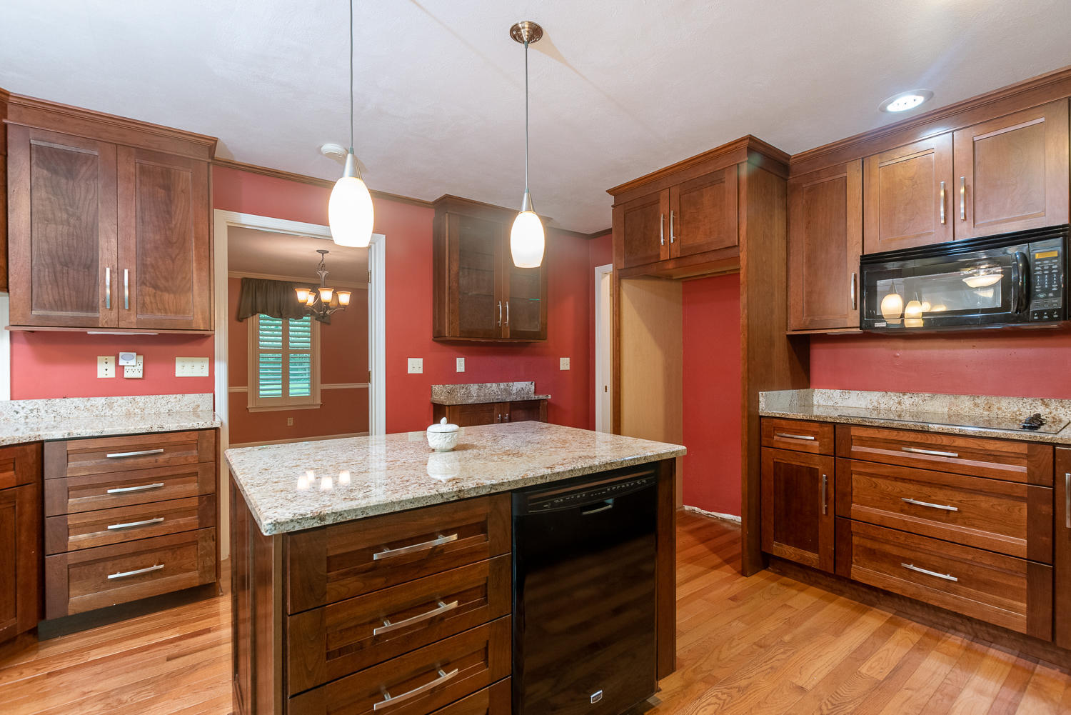 1721 Little Ridge Road Hixson, TN 37343 - Photo 6 of 46 70864390-8B00-436B-B0EE-CA862F5EF248