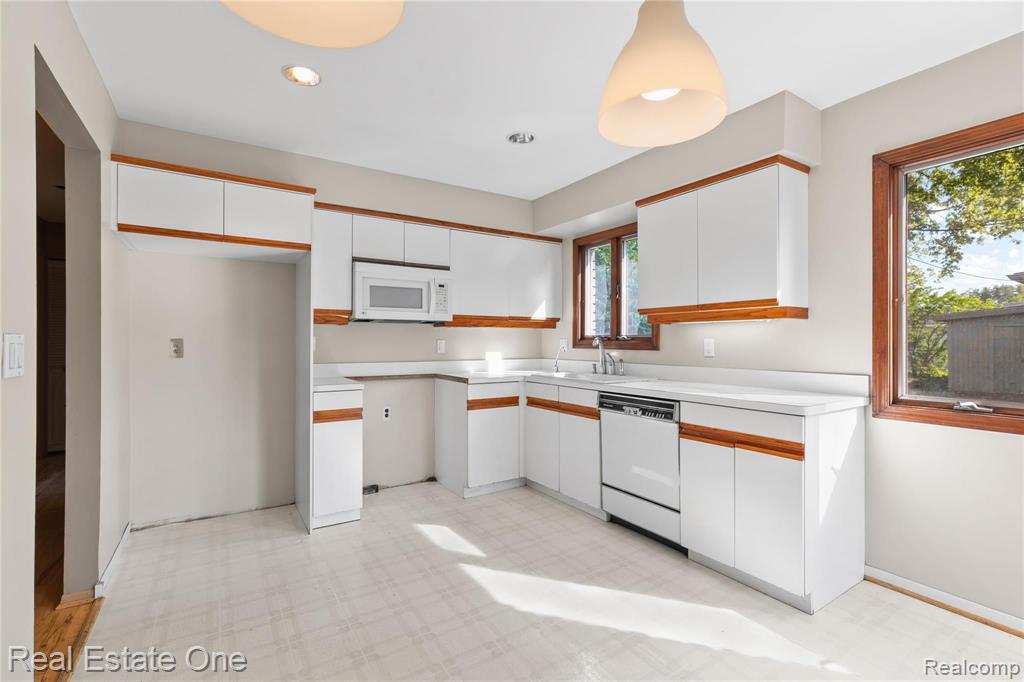 25515 Baker Street Taylor, MI 48180 - Photo 6 of 30