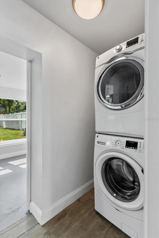 916 Timor Avenue Orlando, FL 32804 - Photo 36 of 60 a utility room with dryer and washer