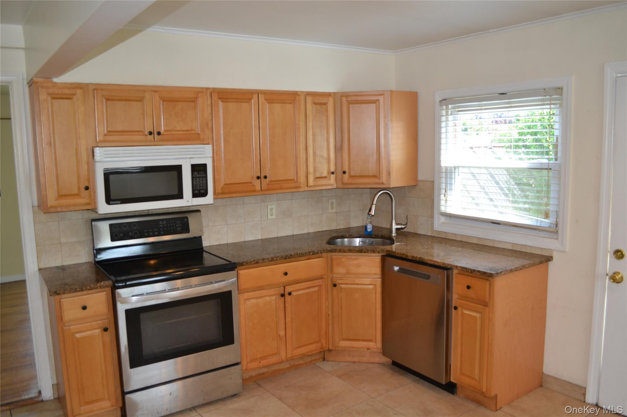 516 Long Beach Road Island Park, NY 11558 - Photo 31 of 31 1BR Kitchen
