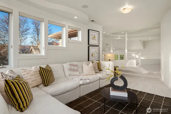 $3,850,000 | 15546 Southeast 79th Place, Newcastle, WA 98059