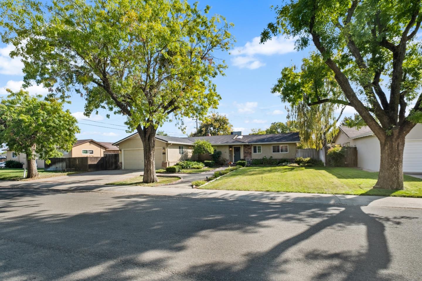 1976 Santa Rosa Way Stockton, CA 95209 - Photo 29 of 43 Gallery Image 29